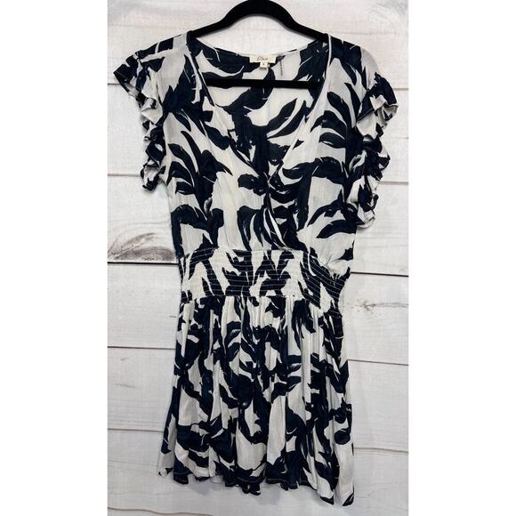 Elan Dresses & Skirts - Elan‎ Dress Size SM White With Blue Black Floral Lightweight Easy Comfy